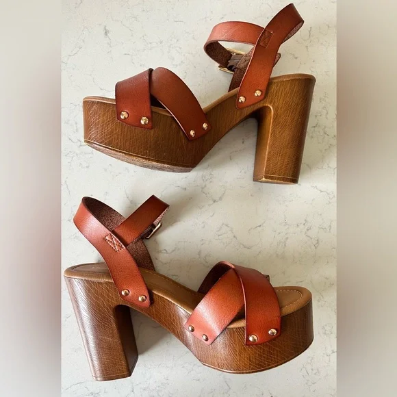 Like New Limelight Women’s Platform Sandal - Picture 4 of 14